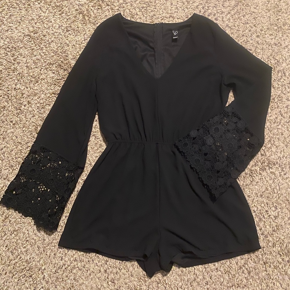 Black Longsleeve Windsor Romper